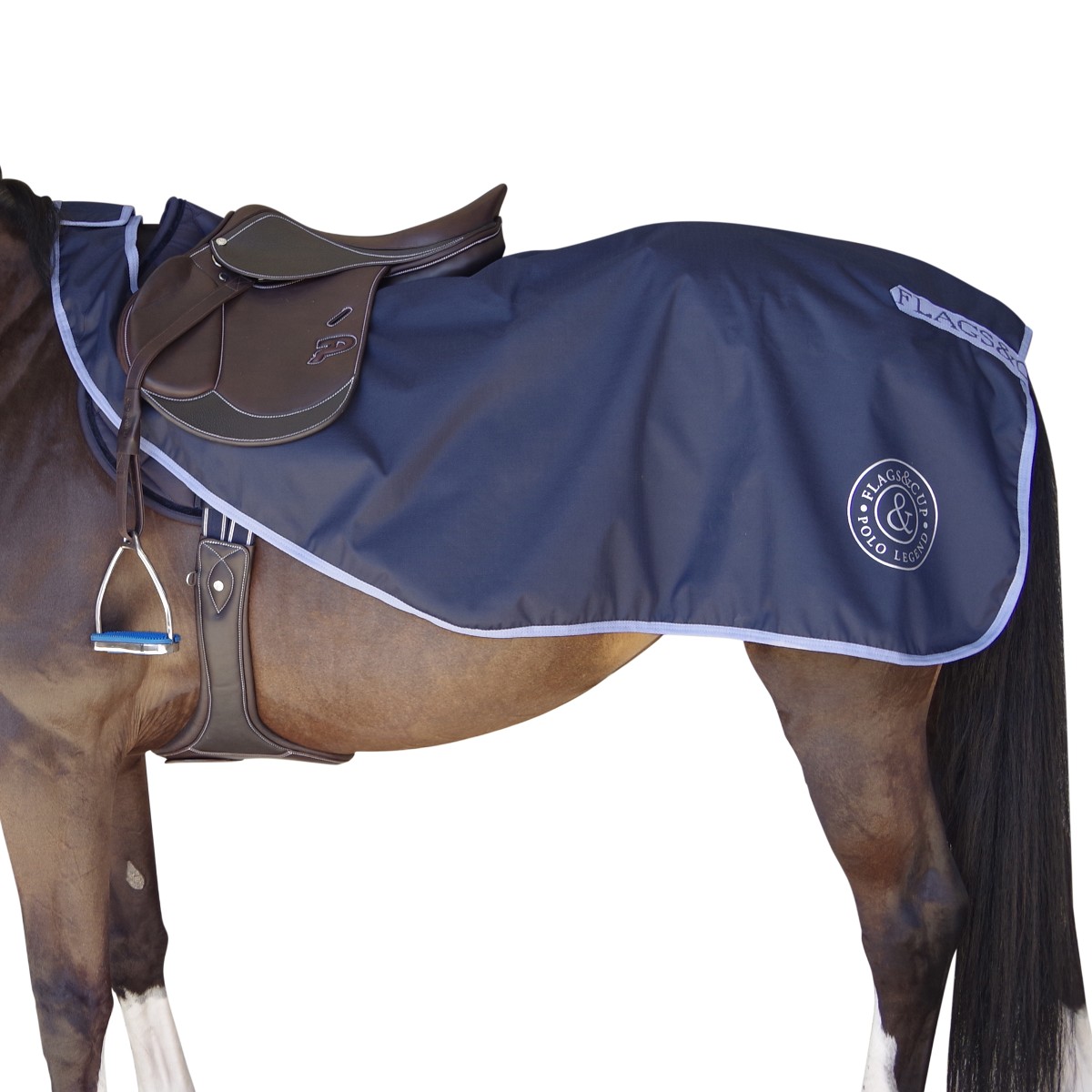 couvre-reins béluga bleu marine denim Sellerie En Cadence Montfort l'Amaury Flags & Cup textile cheval hiver