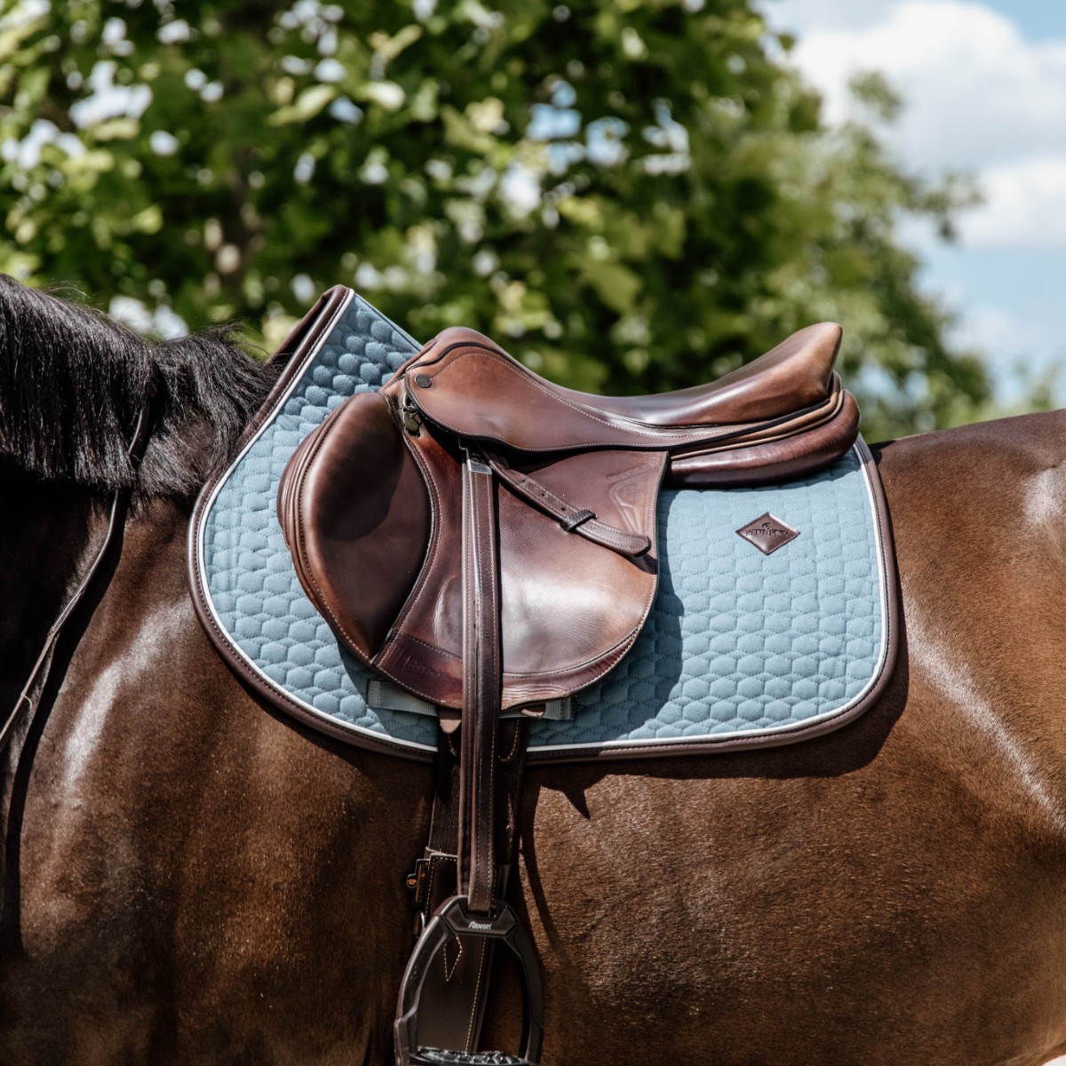 tapis classic leather Jumping Dusty Blue Kentucky Horsewear Sellerie En Cadence Montfort l'Amaury textile cheval saddle pad